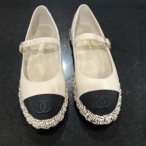 Chanel Maryjane flats size 38